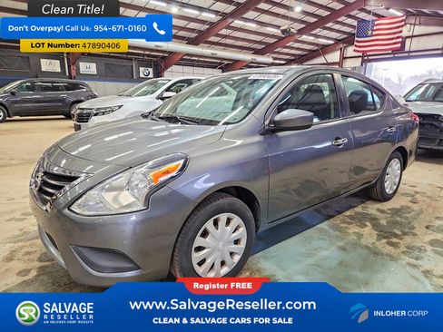 Used 2016 Nissan Versa SV image 1