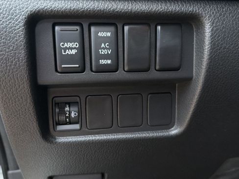 Used 2024 Nissan Titan SV image 10