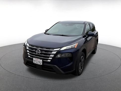 Used 2025 Nissan Rogue SV FWD image 7