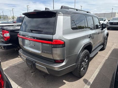 Used 2024 Lexus GX 550 image 3
