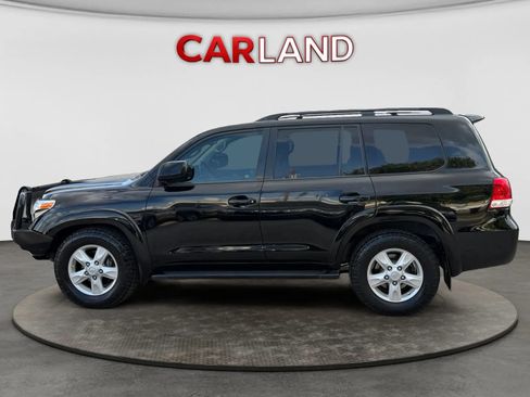 Used 2011 Toyota Land Cruiser w/ Upgrade Pkg AWD/4WD image 2