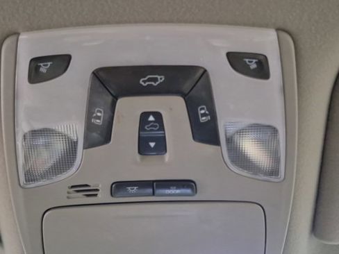 Used 2013 Toyota Sienna XLE image 21