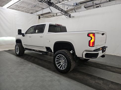 Used 2024 Chevrolet Silverado 3500 High Country w/ Technology Package image 8