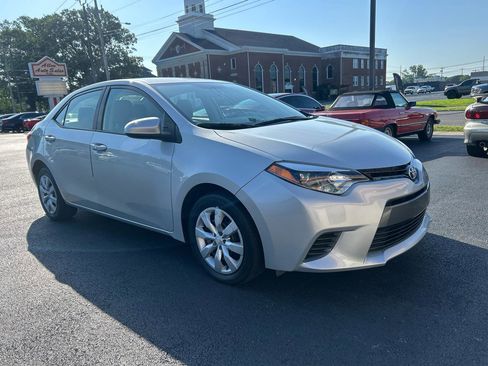 Used 2015 Toyota Corolla LE FWD image 3