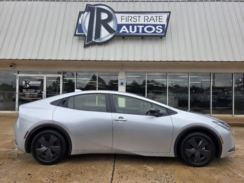 Used 2024 Toyota Prius Limited image 9
