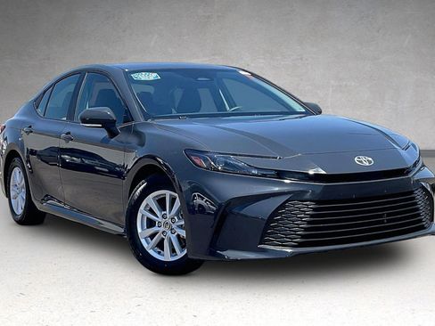 Used 2025 Toyota Camry LE FWD image 2