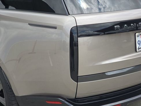 Certified 2023 Land Rover Range Rover SE AWD/4WD image 36
