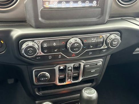 Used 2019 Jeep Wrangler Unlimited Sport S image 30