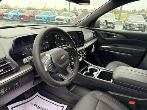 New 2026 Chevrolet Traverse LT w/ Sun and Wheel Package FWD image 6