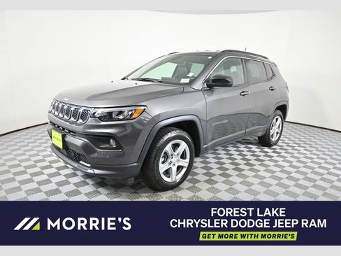 Used 2023 Jeep Compass Latitude w/ Convenience Group AWD/4WD image 1