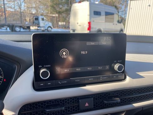 Certified 2023 Honda HR-V LX image 15