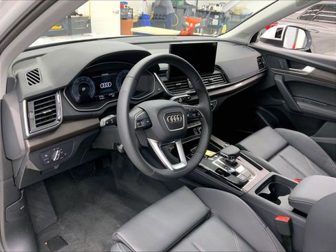 Used 2025 Audi Q5 2.0T Premium Plus w/ Premium Plus Package image 13