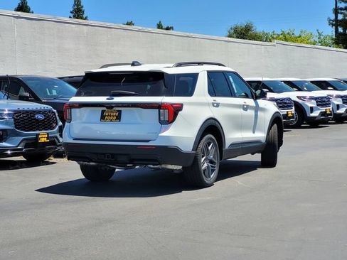 New 2026 Ford Explorer ST-Line w/ ST-Line Street Pack AWD/4WD image 4