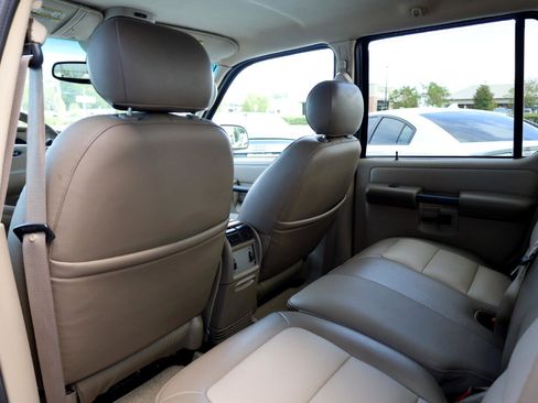Used 2004 Ford Explorer Sport Trac XLT image 12