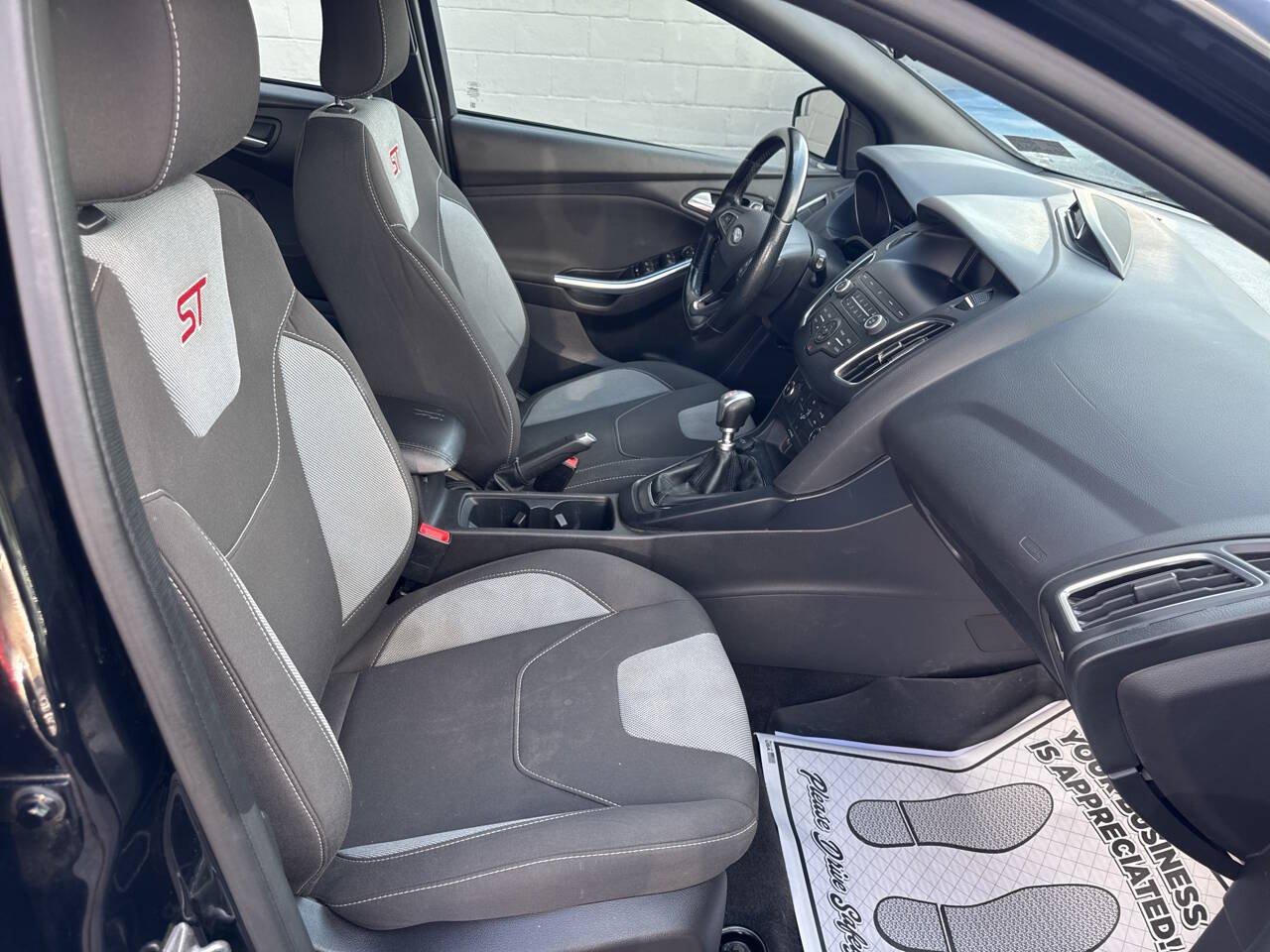 Used 2018 Ford Focus ST FWD image 23