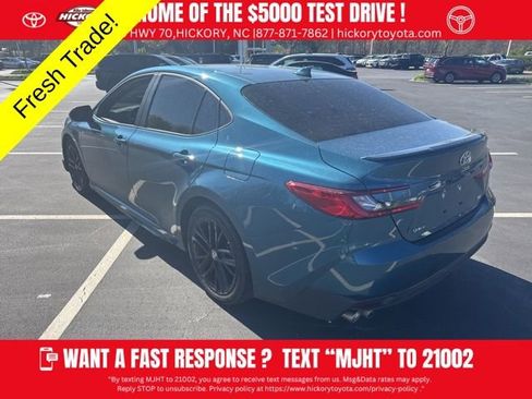 Used 2025 Toyota Camry SE w/ Convenience Package image 5