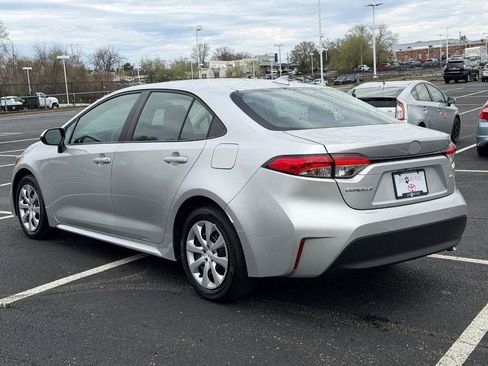 Certified 2025 Toyota Corolla LE image 9