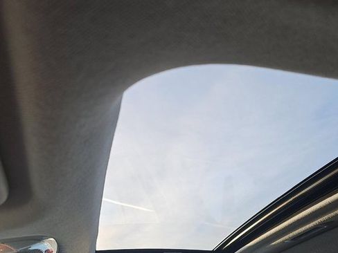 Used 2025 Hyundai Elantra SEL image 7