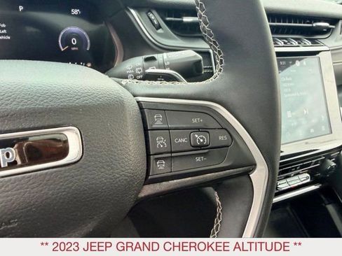 Used 2023 Jeep Grand Cherokee Altitude image 21