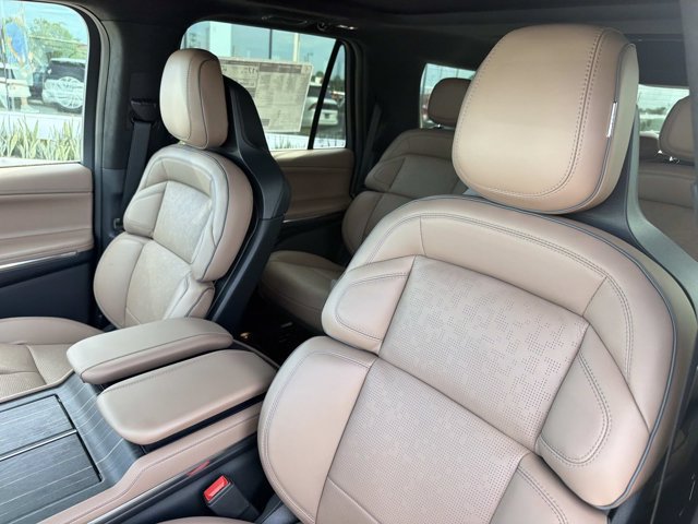 New 2027 Lincoln Navigator Black Label AWD/4WD image 11