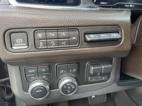 Used 2024 GMC Yukon XL Denali w/ Advanced Technology Package image 53