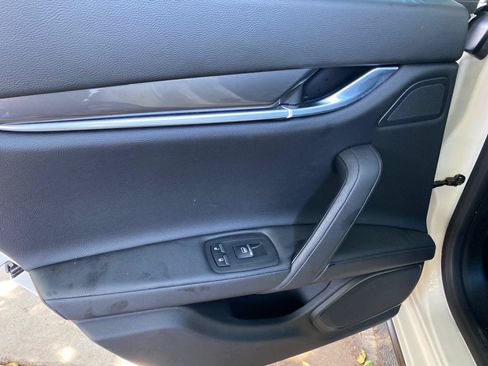 Used 2019 Maserati Ghibli RWD image 32
