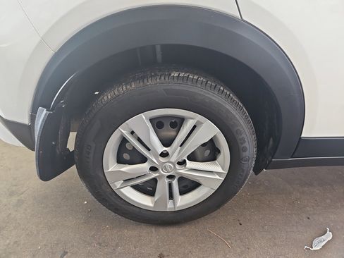 Used 2024 Nissan Kicks S image 16