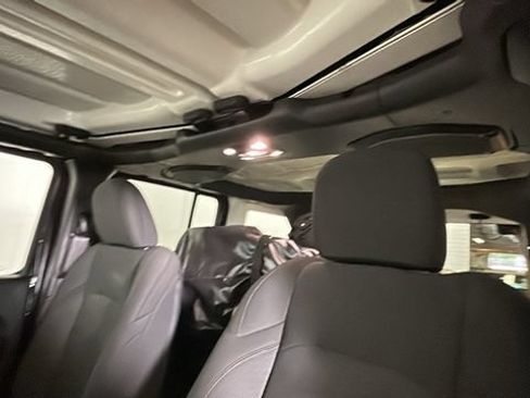 Used 2023 Jeep Wrangler Unlimited AWD/4WD image 12