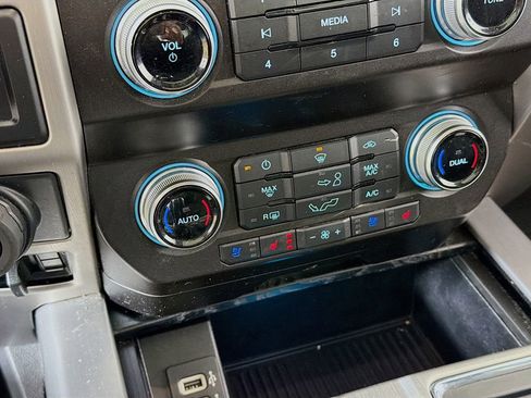 Used 2020 Ford F150 Platinum w/ Equipment Group 701A Luxury image 37