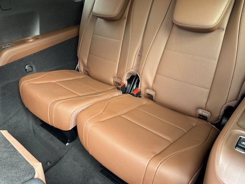 New 2025 Mercedes-Benz GLS 450 4MATIC image 38