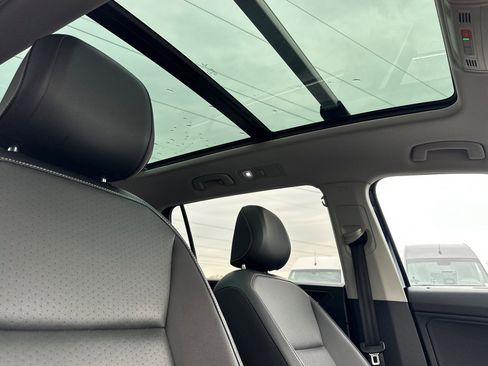 Used 2021 Volkswagen Tiguan S image 18