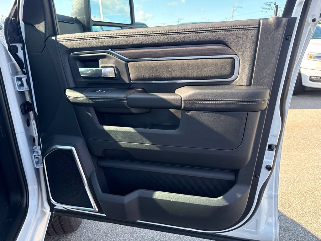 New 2027 RAM 2500 Laramie AWD/4WD image 28