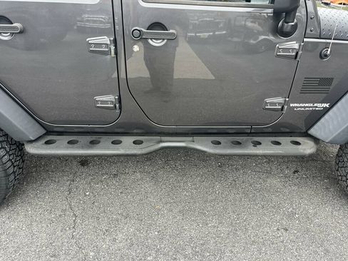 Used 2018 Jeep Wrangler Unlimited Sport S AWD/4WD image 14