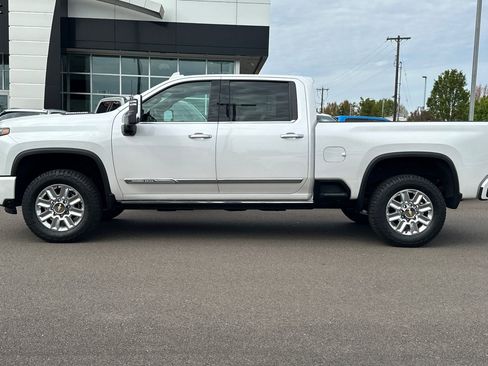Used 2024 Chevrolet Silverado 3500 High Country w/ Technology Package AWD/4WD image 7