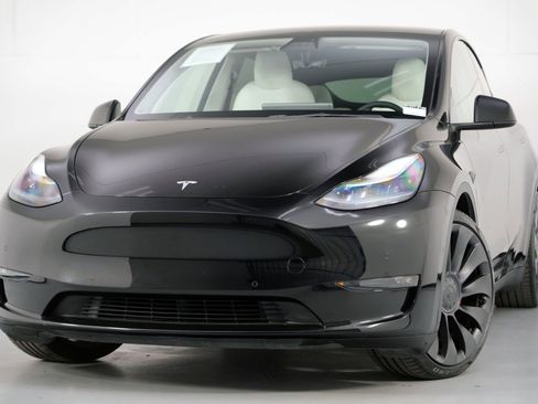 Used 2021 Tesla Model Y Performance image 3