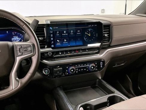 Used 2025 Chevrolet Silverado 2500 LTZ w/ LTZ Convenience Package image 7