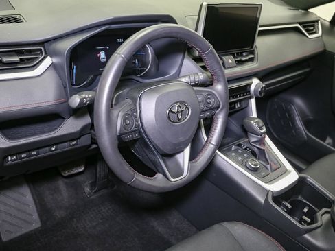 Used 2023 Toyota RAV4 SE image 25