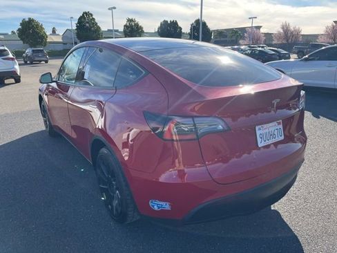 Used 2021 Tesla Model Y Long Range image 7