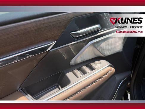New 2026 GMC Acadia Denali Ultimate w/ LPO, Floor Liner Package AWD/4WD image 21