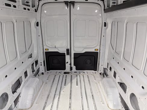 Used 2025 Ford Transit 250 148 High Roof RWD image 8