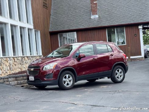 Used 2016 Chevrolet Trax LS AWD/4WD image 2