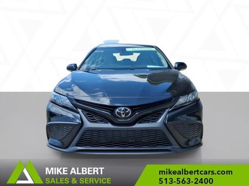 Used 2023 Toyota Camry SE FWD image 2