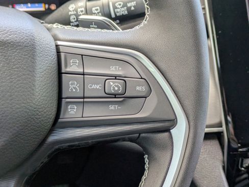 New 2025 Jeep Grand Cherokee L Laredo w/ Luxury Tech Group I image 30