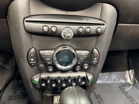 Used 2015 MINI Cooper S image 39