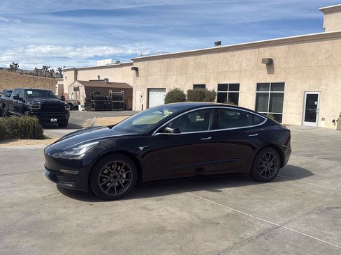 Used 2019 Tesla Model 3 Standard Range Plus RWD image 4