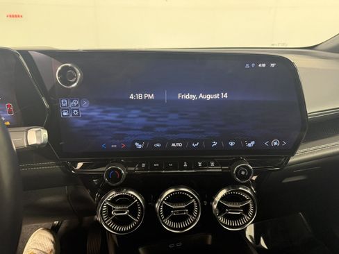 Used 2024 Chevrolet Blazer EV LT AWD/4WD image 19