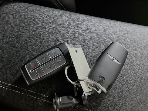 Used 2023 Genesis G70 2.0T image 36