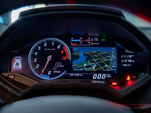 Used 2018 Lamborghini Huracan Performante image 40