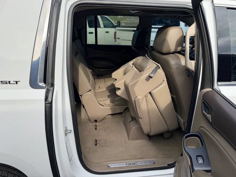 Used 2019 GMC Yukon XL SLT w/ Open Road Package AWD/4WD image 28