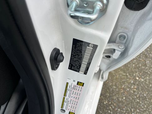 Used 2025 Toyota Corolla LE image 29